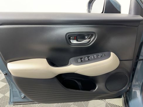 Used 2024 Honda HR-V LX image 11