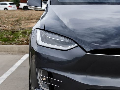 Used 2018 Tesla Model X 75D image 51