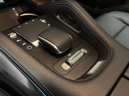 Certified 2025 Mercedes-Benz GLS 450 4MATIC image 34