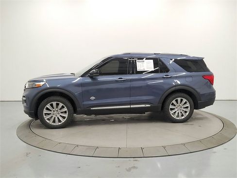 Used 2021 Ford Explorer King Ranch w/ Premium Technology Package image 5