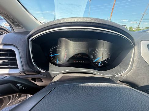 Used 2016 Ford Fusion SE FWD image 17