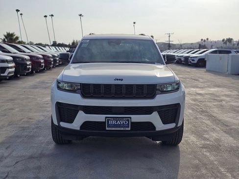 New 2026 Jeep Grand Cherokee L 2WD image 2
