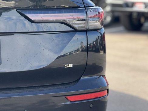 New 2025 Mitsubishi Outlander SE image 10