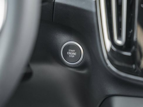 New 2026 Volvo XC40 B5 Ultra w/ Protection Package Premier image 24