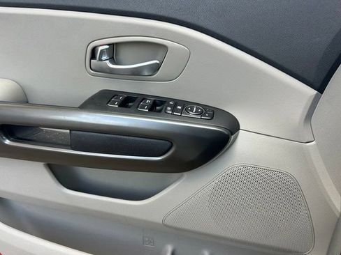 Used 2019 Kia Sedona EX FWD image 8