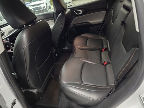 Certified 2022 Jeep Compass Latitude image 28