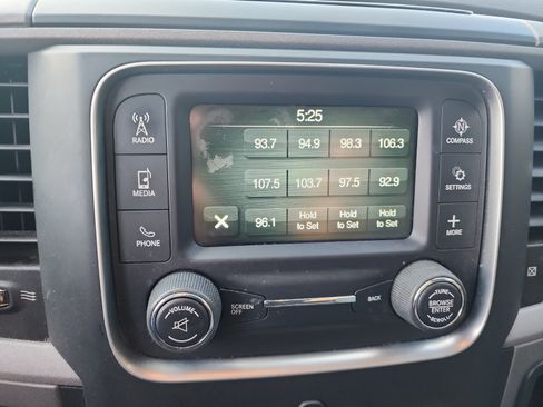Used 2017 RAM 1500 Express w/ Express Value Package RWD image 20