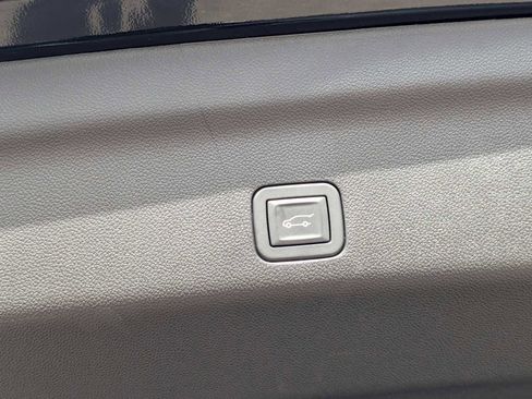 Used 2025 Cadillac Escalade V image 32