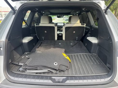 Used 2024 Toyota Grand Highlander AWD Hybrid image 16