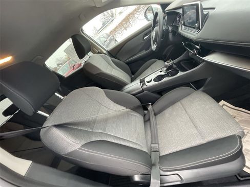 Used 2022 Nissan Rogue SV image 20