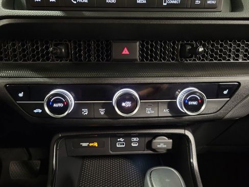 Used 2025 Honda CR-V Sport image 18