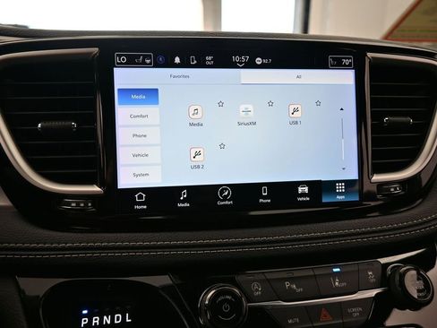 Used 2023 Chrysler Pacifica Touring-L w/ S Appearance Package image 21