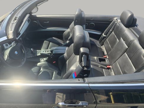 Used 2011 BMW M3 Convertible image 17