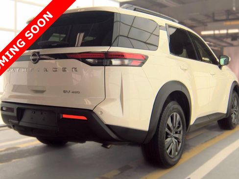 Used 2024 Nissan Pathfinder SV AWD/4WD image 4