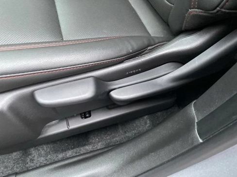 Used 2024 Chevrolet Trax RS w/ Sunroof Package FWD image 29