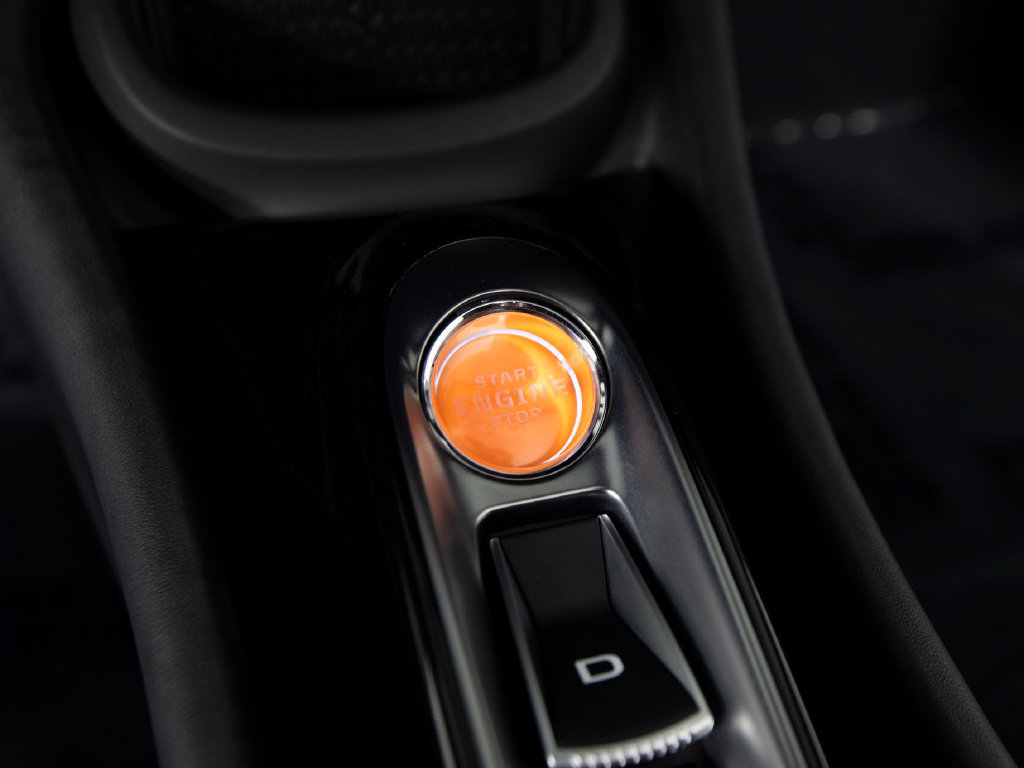 Used 2025 McLaren Artura Spider RWD image 22