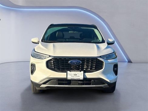 Used 2025 Ford Escape SE w/ Class II Trailer Tow Package image 8