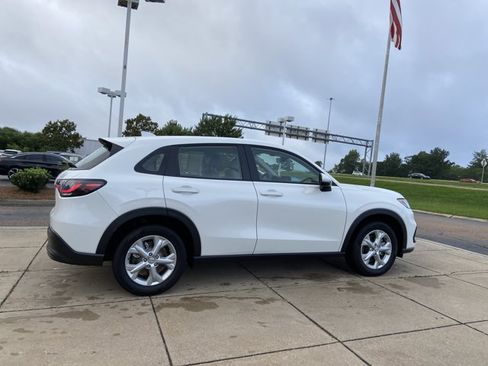 Used 2025 Honda HR-V LX image 12