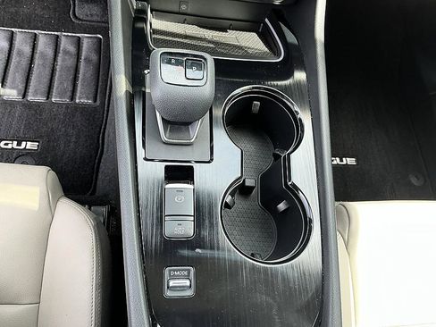 Certified 2025 Nissan Rogue SL w/ SL Premium Package FWD image 21