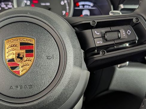 New 2026 Porsche Macan image 37