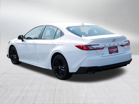 Certified 2025 Toyota Camry SE AWD/4WD image 5