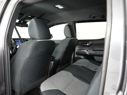 Used 2021 Toyota Tacoma TRD Sport w/ Technology Package AWD/4WD image 33