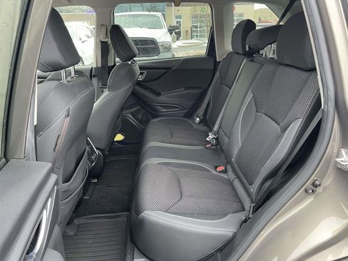 Used 2020 Subaru Forester Premium image 3