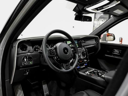 Used 2023 Rolls-Royce Cullinan Black Badge w/ Driver's Package image 5