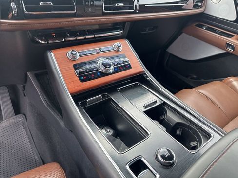 Used 2020 Lincoln Aviator Reserve w/ Equipment Group 202A image 36