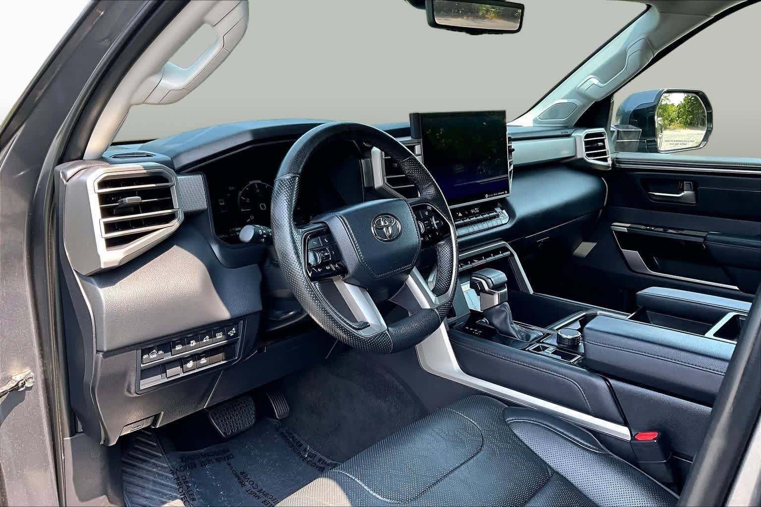 Used 2024 Toyota Tundra Limited AWD/4WD image 34