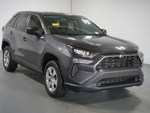 Certified 2022 Toyota RAV4 LE image 3