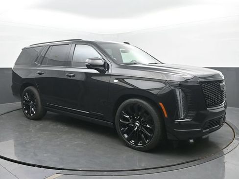 Certified 2026 Cadillac Escalade Platinum Sport w/ LPO, ONYX Package AWD/4WD image 7