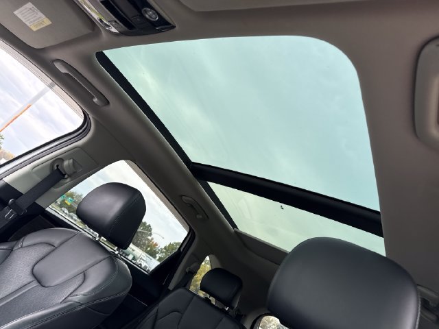 Used 2021 Kia Sorento EX w/ Panoramic Sunroof Package AWD/4WD image 23
