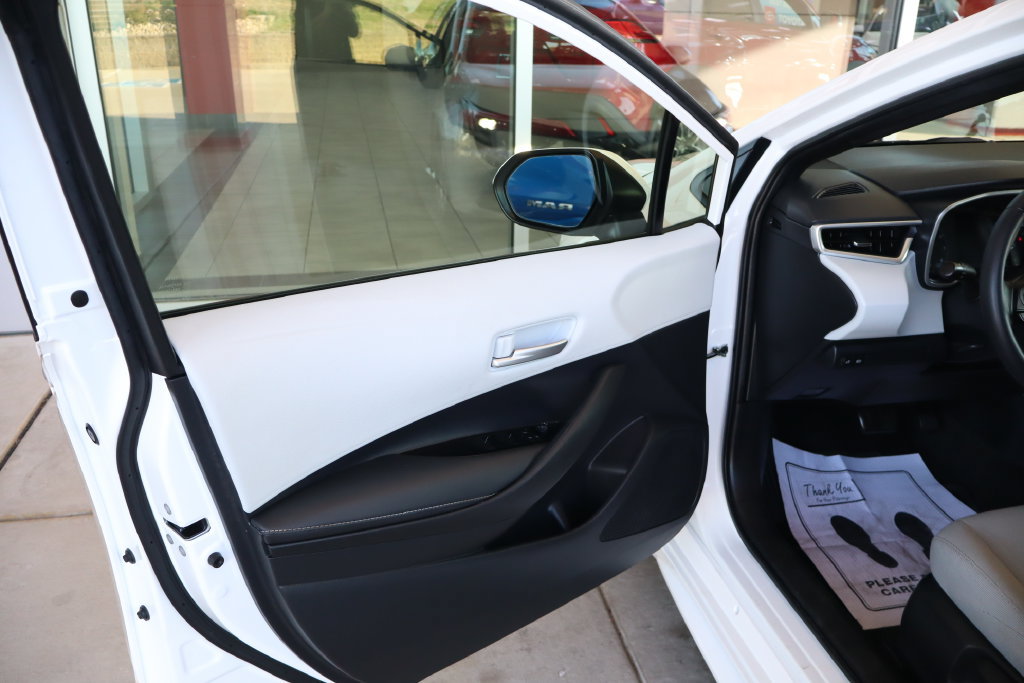 Used 2025 Toyota Corolla SE w/ SE Package FWD image 12