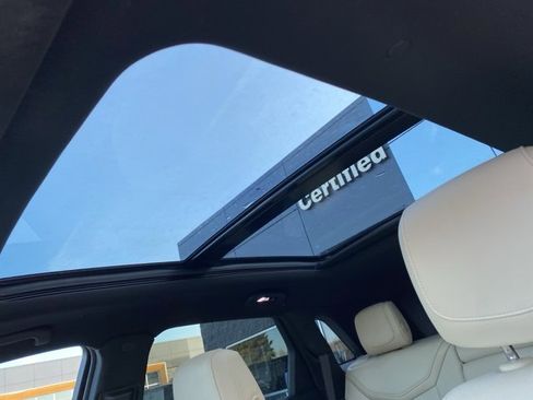 Used 2019 Cadillac XT5 Luxury image 17