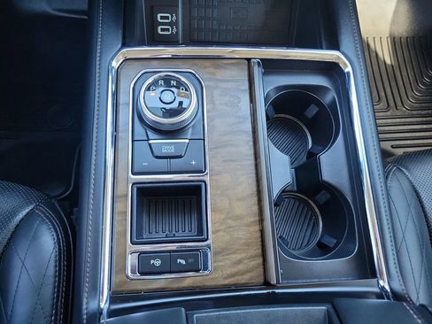 Used 2018 Ford Expedition Platinum image 34