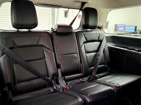 Used 2025 Lincoln Navigator Reserve AWD/4WD image 26