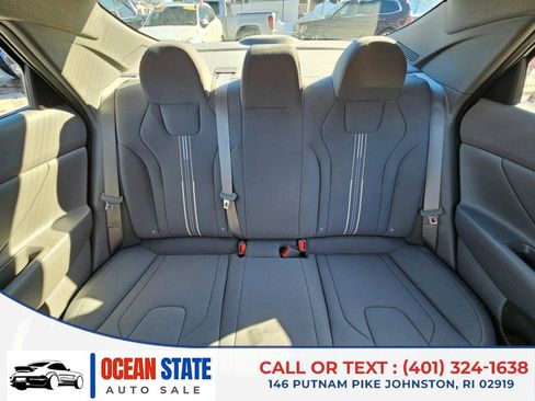 Used 2023 Hyundai Elantra SEL w/ Convenience Package image 14