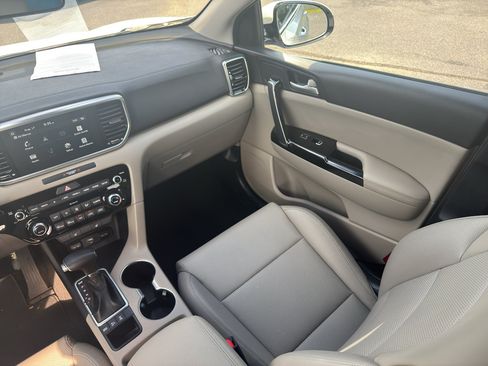 Used 2021 Kia Sportage EX AWD/4WD image 15