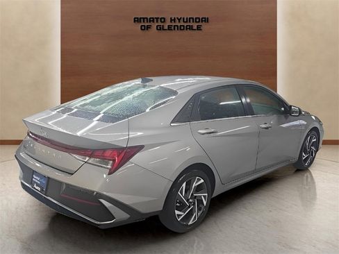 Certified 2025 Hyundai Elantra SEL image 6