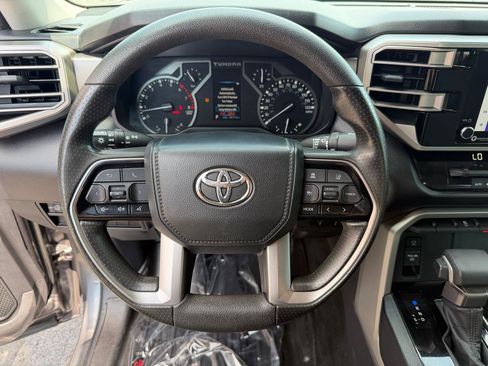 Used 2022 Toyota Tundra SR5 AWD/4WD image 25