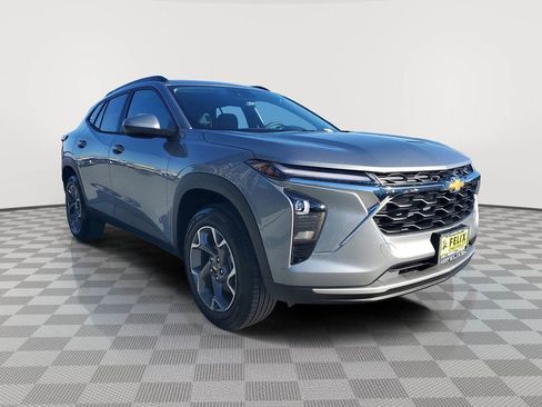 New 2026 Chevrolet Trax LT image 2