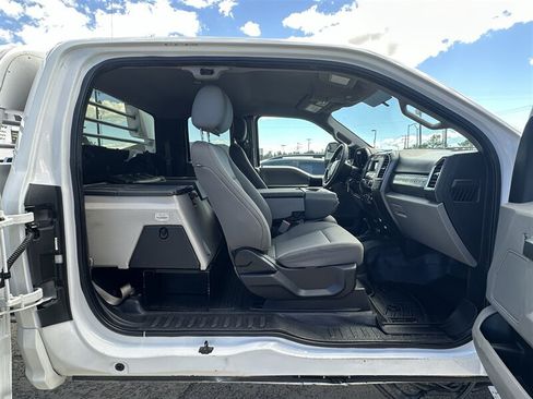 Used 2017 Ford F550 4x4 SuperCab Super Duty w/ XLT Value Package image 12