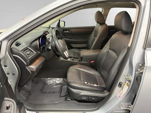 Used 2017 Subaru Outback 3.6R Limited AWD/4WD image 9