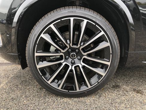 New 2026 Volvo XC90 B6 Plus w/ Protection Package Premier image 9