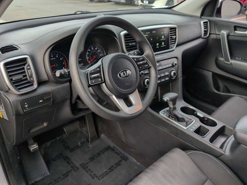 Used 2020 Kia Sportage LX image 10