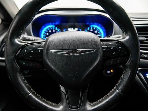 Used 2019 Chrysler Pacifica Touring-L w/ S Appearance Package image 32