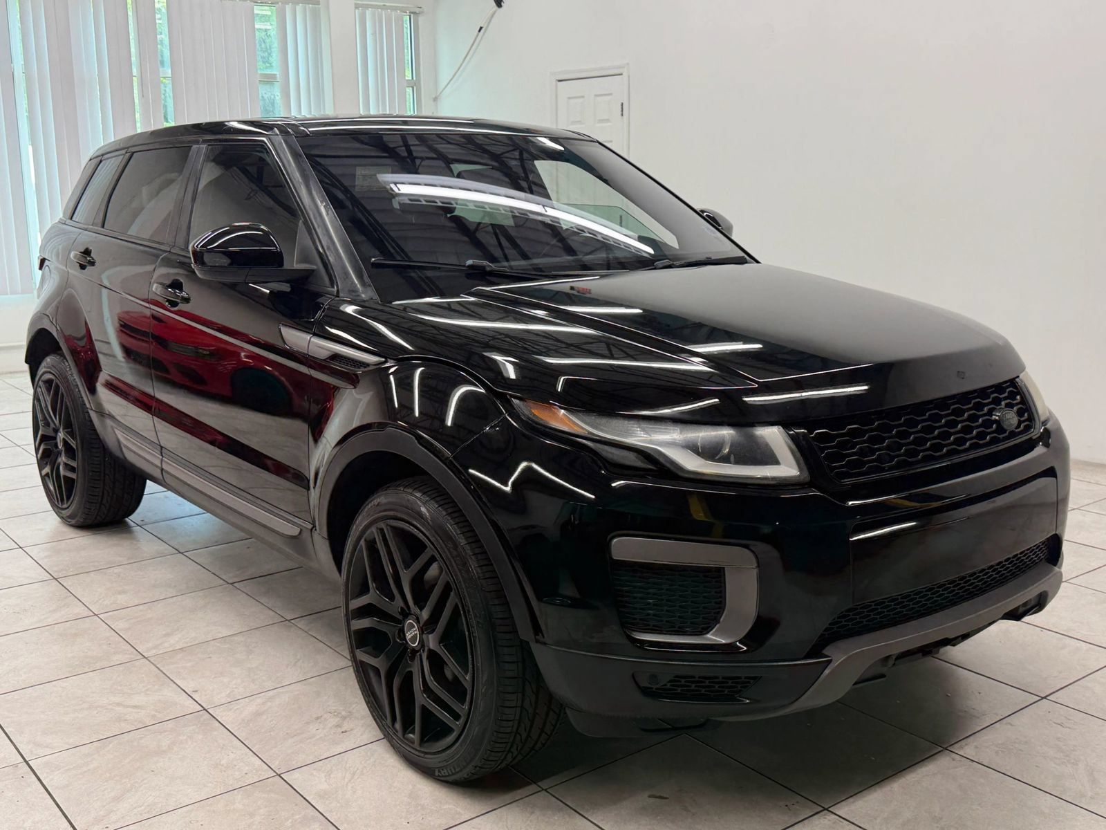 Used 2016 Land Rover Range Rover Evoque SE AWD/4WD image 1