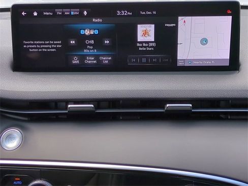 Certified 2022 Genesis GV70 2.5T image 17