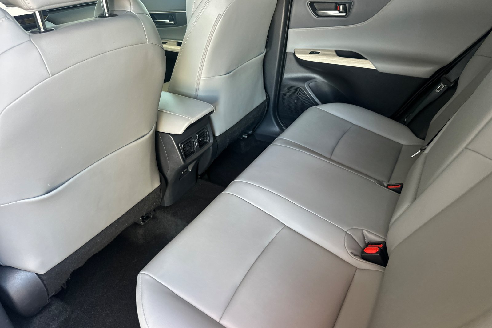 Certified 2024 Toyota Venza XLE AWD/4WD image 15
